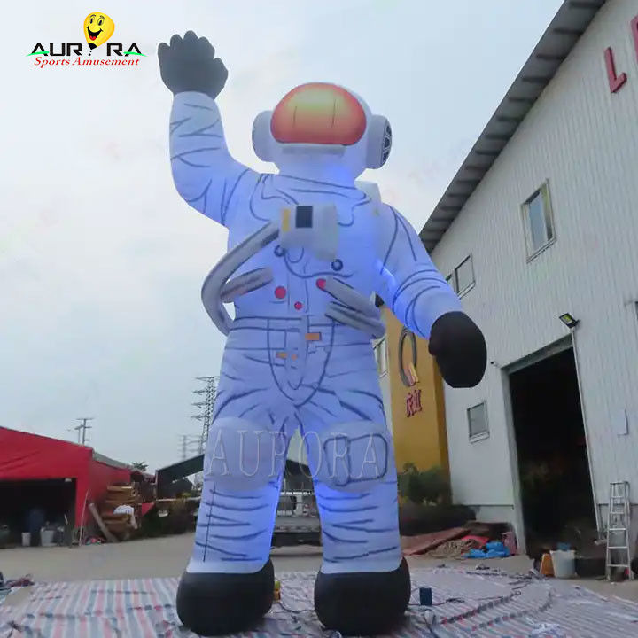 20 フィート 高さ 巨大 膨張型 宇宙飛行士 ステージ 広告 空気膨張型