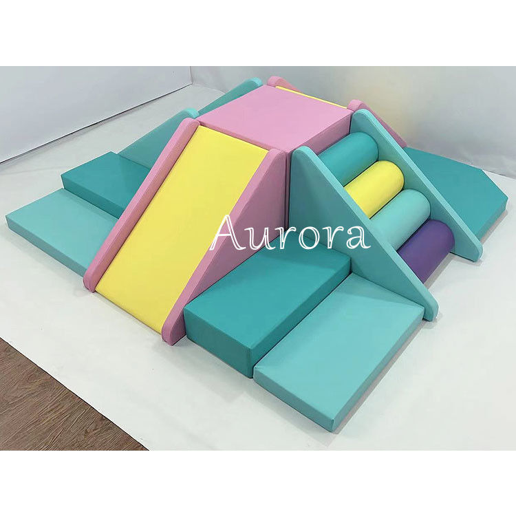 子供用ソフトプレイセット クライマー 室内遊び具 エコフレンドリー 泡製のおもちゃ 緑色