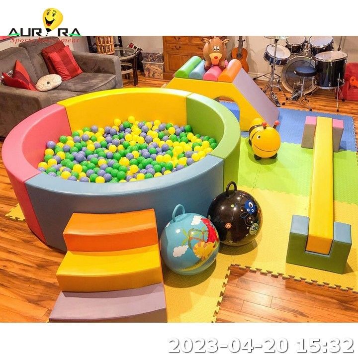 オレンジの丸いボール ピットプールゲーム 遊び場 子供 スライド 室内ソフトプレイ