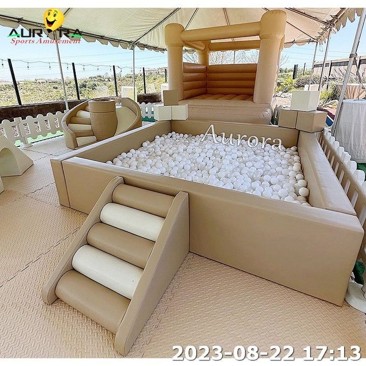 柔らかい遊び場 子供たちの屋内遊び場 スライドバブルテント付き 白い跳ね返り屋
