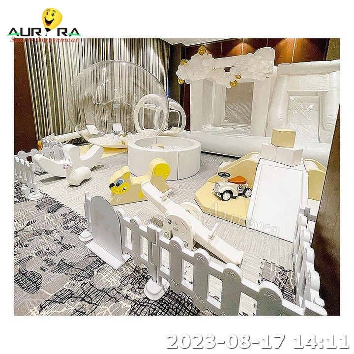 柔らかい遊び場 子供たちの屋内遊び場 スライドバブルテント付き 白い跳ね返り屋