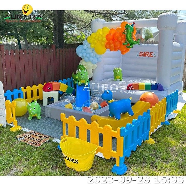 レッド 屋外ソフトプレイ セット 子供のための充電式跳ね返しの城