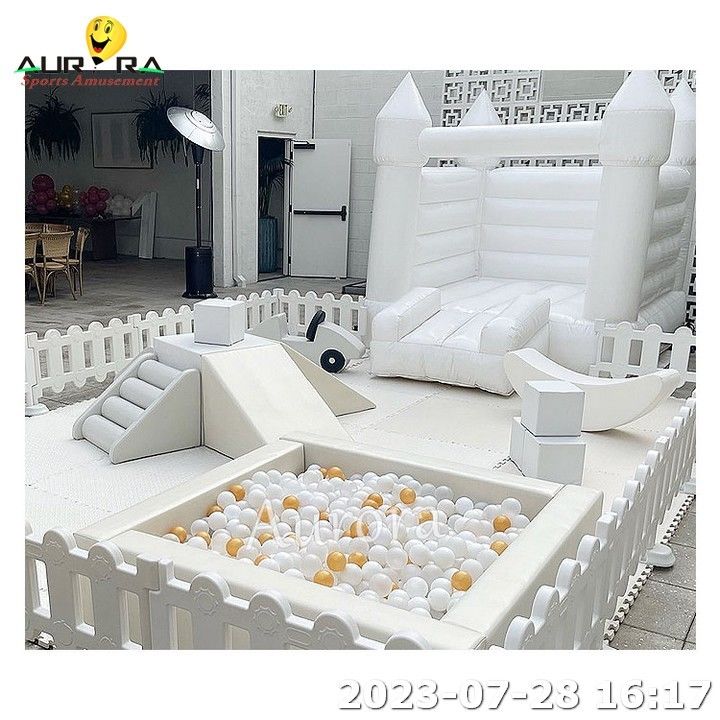 ソフトプレイ 屋内ソフトプレイ 販売 膨らませられる跳び屋付き 白